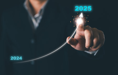 Businessman hand drawing ar...