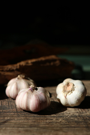 Garlic, Vegetables, Wood texture, Korean Food Ingredientsの写真素材