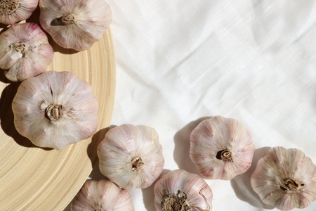 Garlic, Vegetables, Wood texture, Korean Food Ingredientsの写真素材