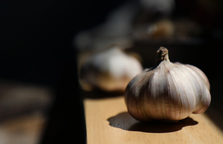 Garlic, Vegetables, Wood texture, Korean Food Ingredientsの写真素材