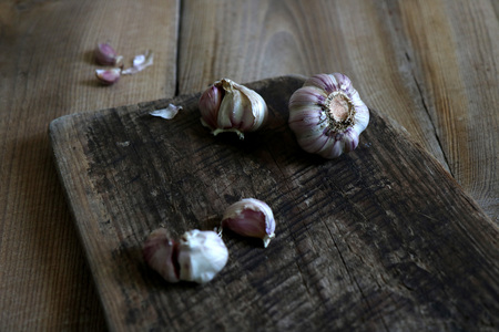 Garlic, Vegetables, Wood texture, Korean Food Ingredientsの写真素材