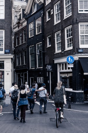 Amsterdam/Niederlande/ July 18, 2019: Narrow streets in Amsterdamのeditorial素材