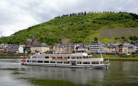 Romantic river cruises over the Rhine - medieval Cochem town. Germaniumのeditorial素材