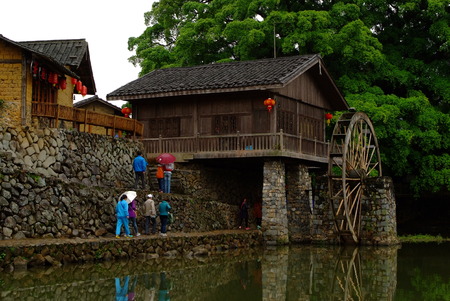 house beside lakeのeditorial素材
