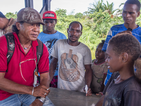 Dekai, Indonesia - January 21, 2015: Meeting with people from Mamuna tribeのeditorial素材