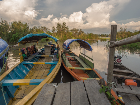 Paumari, Brazil- December 03, 2017: Traditional, indian  boats  on the bank of the river. Latin Americaのeditorial素材