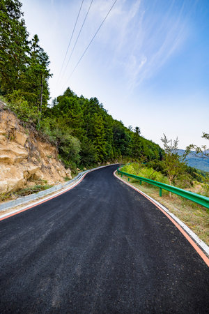 Curve road on mountain at Doi Inthanon National Park, Chiang Mai, Thailandの写真素材