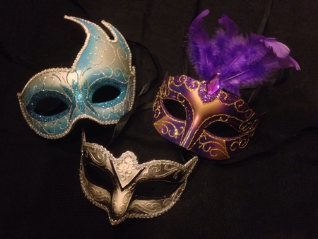 Venetian masksの素材