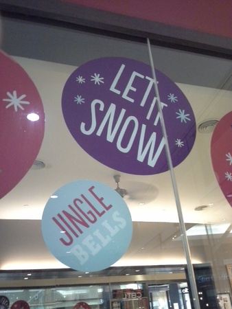Xmas stickers on window の素材