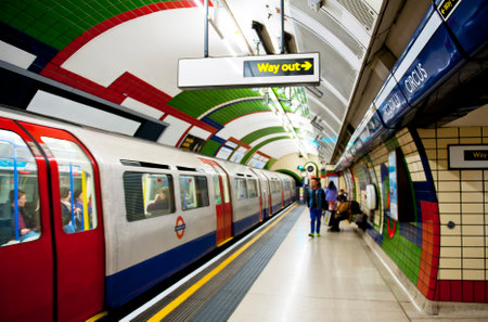 LONDON, ENGLAND - MAY 30: Piccadilly Circus London Underground station on May 30, 2015 in Londonのeditorial素材
