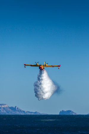 Training of a Canadian civil security in the Mediterranean. Canadair pilots take advantage of the...