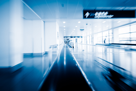 moving walkways at pudong international airport,motion blurred.のeditorial素材
