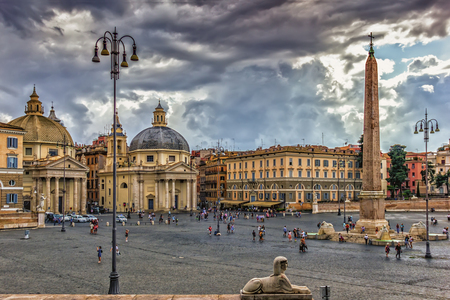 Paizza del Popolo full view before the rainのeditorial素材