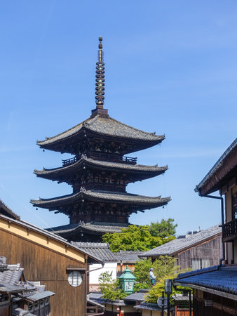 Near the "Yasaka Tower" and "Hokanji Five-Story Pagoda" where Kyoto-like townscapes continueのeditorial素材