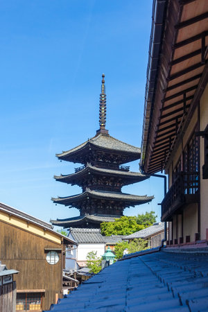 Near the "Yasaka Tower" and "Hokanji Five-Story Pagoda" where Kyoto-like townscapes continueのeditorial素材