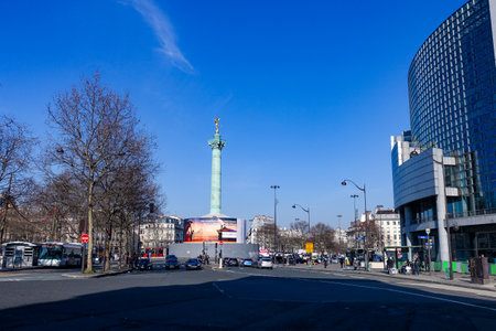 Revolution Memorial Pillar (July Revolution Memorial Pillar) on the Golden Angel of Liberty statue at Place de la Bastille in Parisのeditorial素材