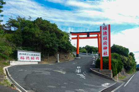 Fukutoku Inari Shrine (Shimonoseki City, Yamaguchi Prefecture), a superb view shrine facing the Sea of Japanのeditorial素材