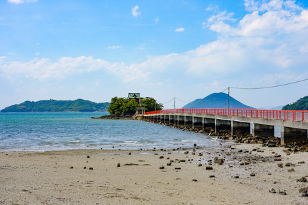 Tsushima Shrine, which is considered to be the guardian god of children floating in the Seto Inland Sea (Mitoyo City, Kagawa Prefecture)のeditorial素材