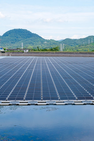 Pond solar: Hakaike Solar Power Plant (Okawacho, Sanuki City, Kagawa Prefecture)