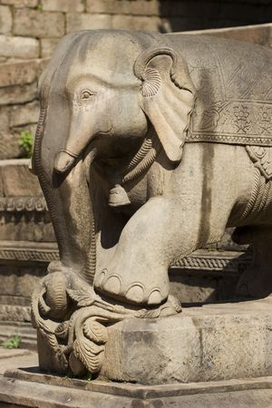 There are statues along the staircase leading to the entrance of Nyatapola hindu Temple.の写真素材