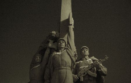The scrupture at Tiananmen Square in Peking.