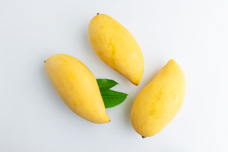 Ripe mangoes in top viewの写真素材