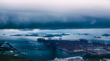 shenzhen pier rain sceneの写真素材