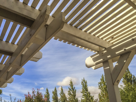 White outdoor pergola and blue sky viewの写真素材