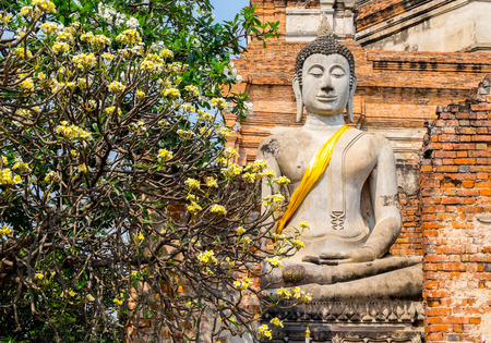 Sitting buddha at Wat YAI CHAI MONGKOL HISTORIC SITE IN AYUTTHAYA,PHRA NAKHON SI AYUTTHAYA PROVINCE,THAILAND.のeditorial素材