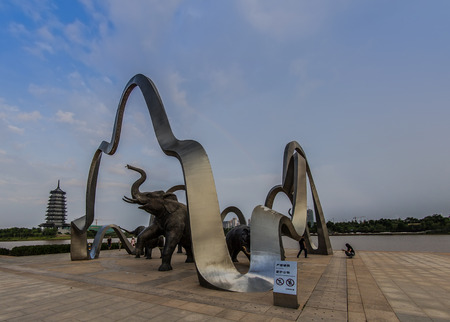 elephant sculptures in parkのeditorial素材