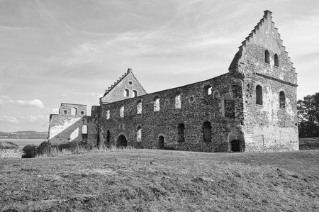 Visingsborg Castle in Sweden on the island of VisingsÃ¶ in Lake VÃ¤tterm. Ruin from the Middle Ages from the Swedish king. Landscape photoの写真素材