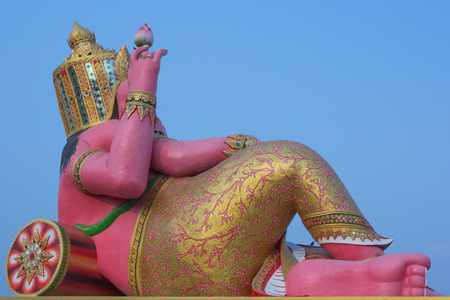 Back of pink Ganesha Elephant-deity  with Blue sky, Biggest in Thailandのeditorial素材
