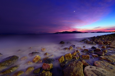 sunset near the oceanの写真素材