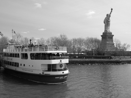 7th may 2007,The statue of liberty with the passenger ferry,NewYork,America,7th may 2007のeditorial素材