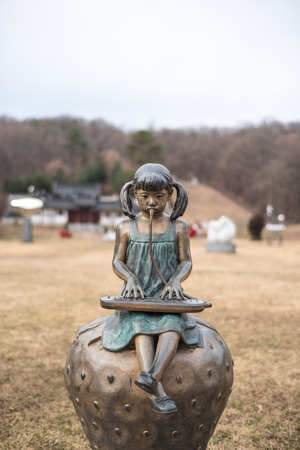 girl playing the pianoの写真素材