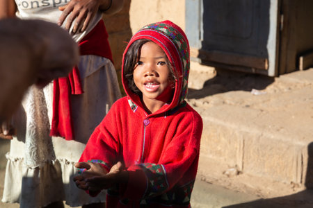 Editorial. The Children at the roadside in Madagascarのeditorial素材