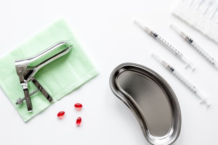 instruments of gynecologist on white background top view mock upの写真素材