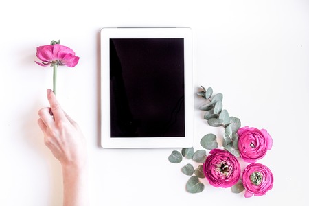 Trendy design with flower on white background top view mock upの写真素材