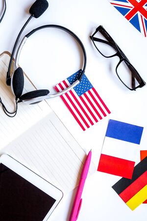 learn language online lifestyle on white table background top viewの写真素材