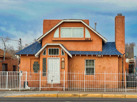 ALBUQUERQUE, NEW MEXICO, USA-March 7, 2023. Street with nice open views of private buildingsのeditorial素材