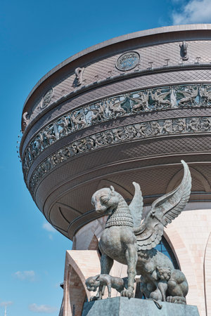 Sculpture of symbol of Tatarstan, winged leopard, with cubs. Kazan Family Center, Russia.のeditorial素材