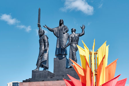 Perm, Russia - May 18, 2024: Monument to heroes of front and rear of Second World War in Esplanade city Park, 1985, sculptor Klykov. banner group. Close-up.のeditorial素材