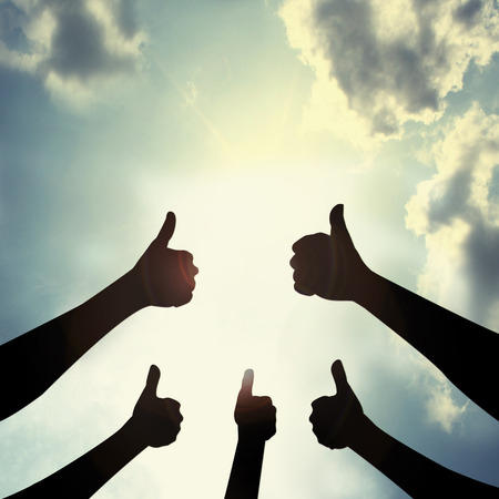 Show thumbs in sky