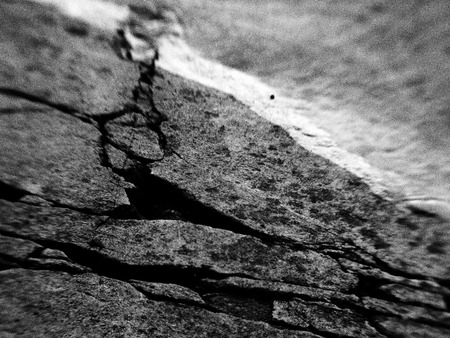 Black and white abstract cracksの写真素材