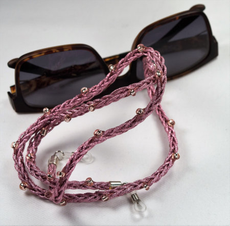pink glasses chainの写真素材