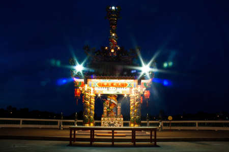 chinese style pavilion dragon statueのeditorial素材