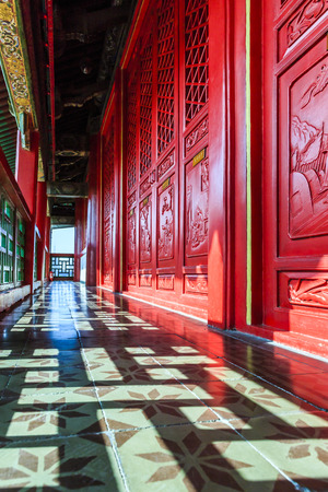 Chinese red door in the corridor のeditorial素材