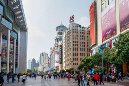 Shanghai Nanjing Road Pedestrian Streetのeditorial素材