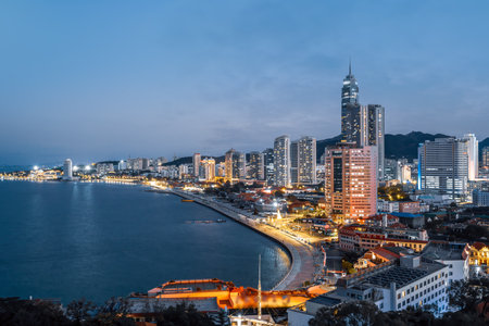 Large-format night aerial photography of Yantai coastline sceneryの写真素材