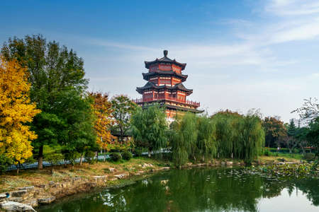 Close-up of the ancient buildings of the Queen Mother Pavilion in Jining Gunanchi Parkの写真素材